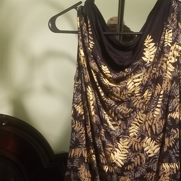 Women blouse no sleeves beautiful gold leaves - Picture 2 of 2